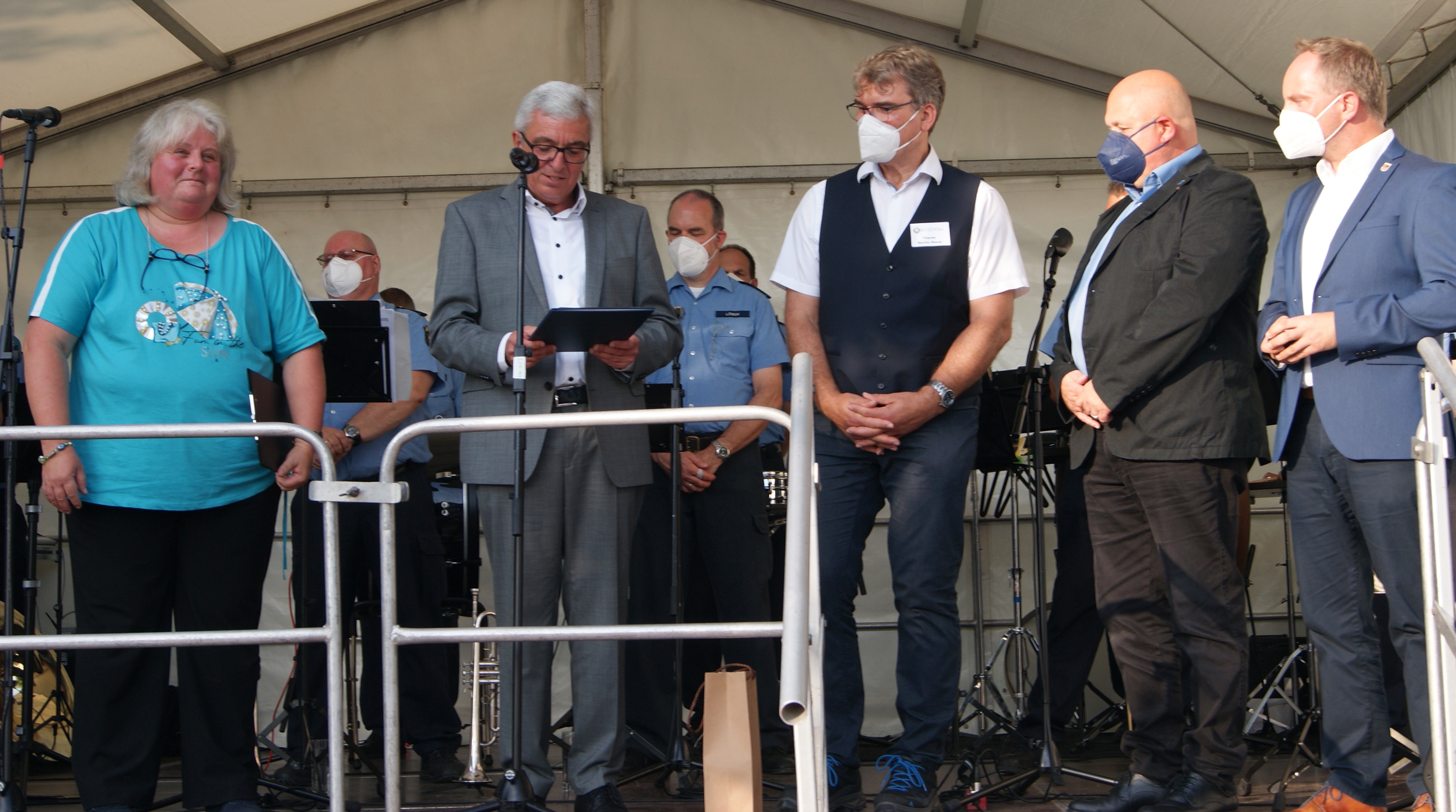 Ehrennadel Jutta Metz alle KG