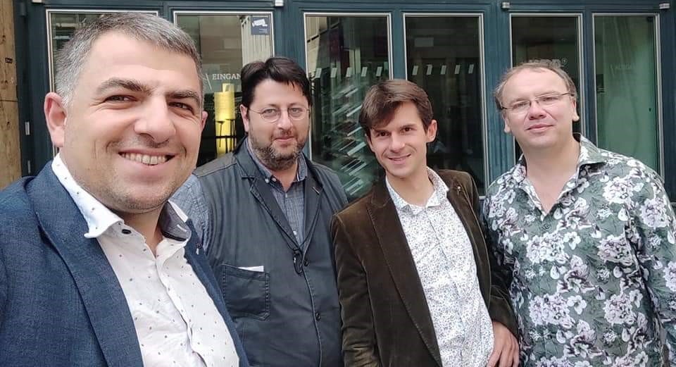 690 21 Gegen das Vergessen