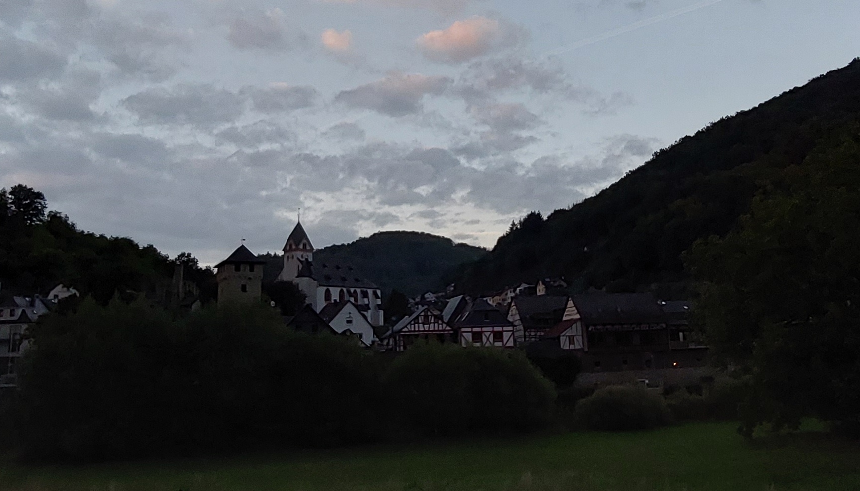 DausenauDaemmerung190922 becrima 