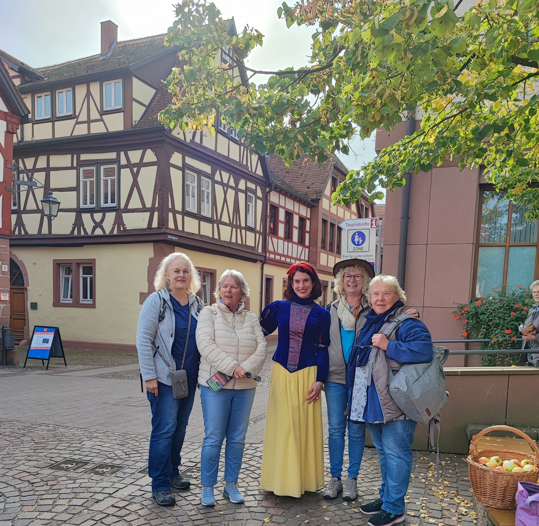 0 AusflugLohr0923Schneewittchen Foto Roepke Keidel