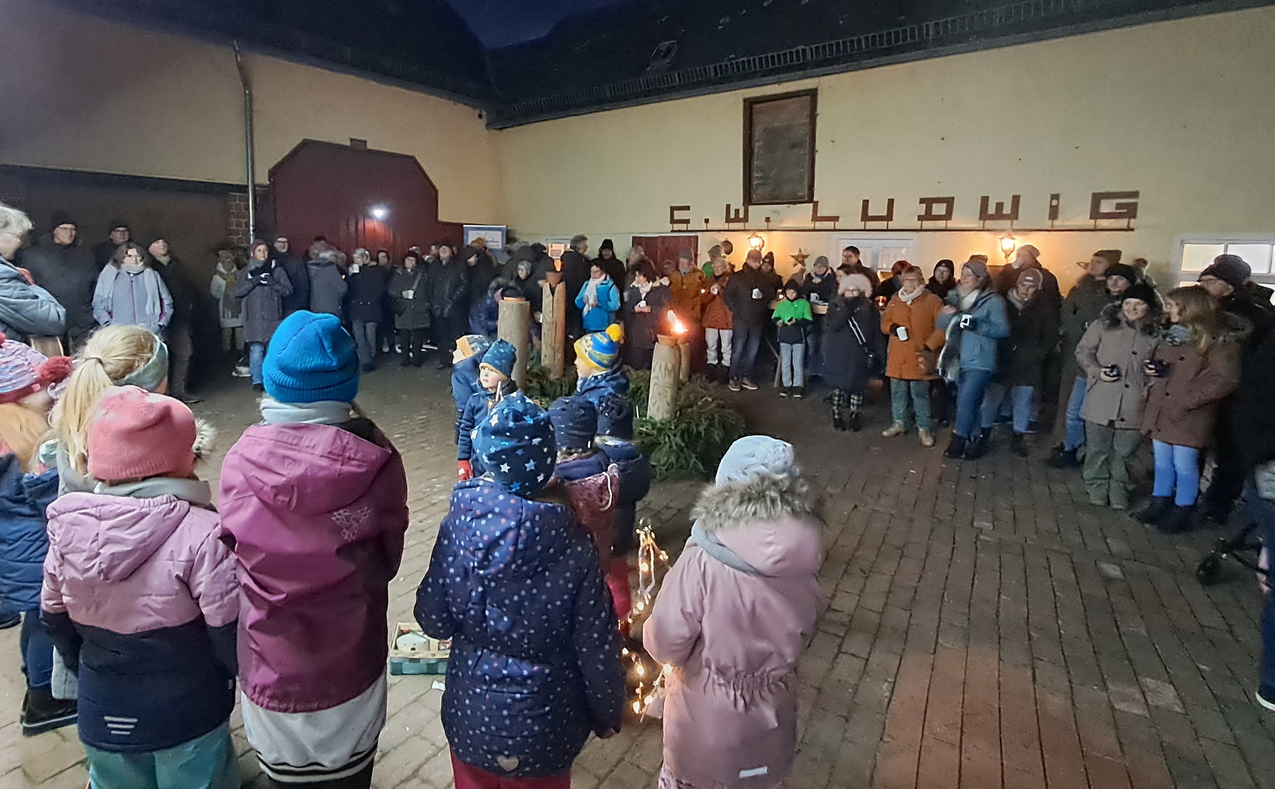 TAMiehlen021223KinderchorZuhoererVH becrima 