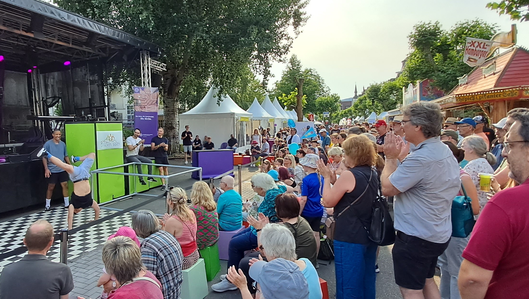 RLPT170623FlyguysPublikum byEKHN matern