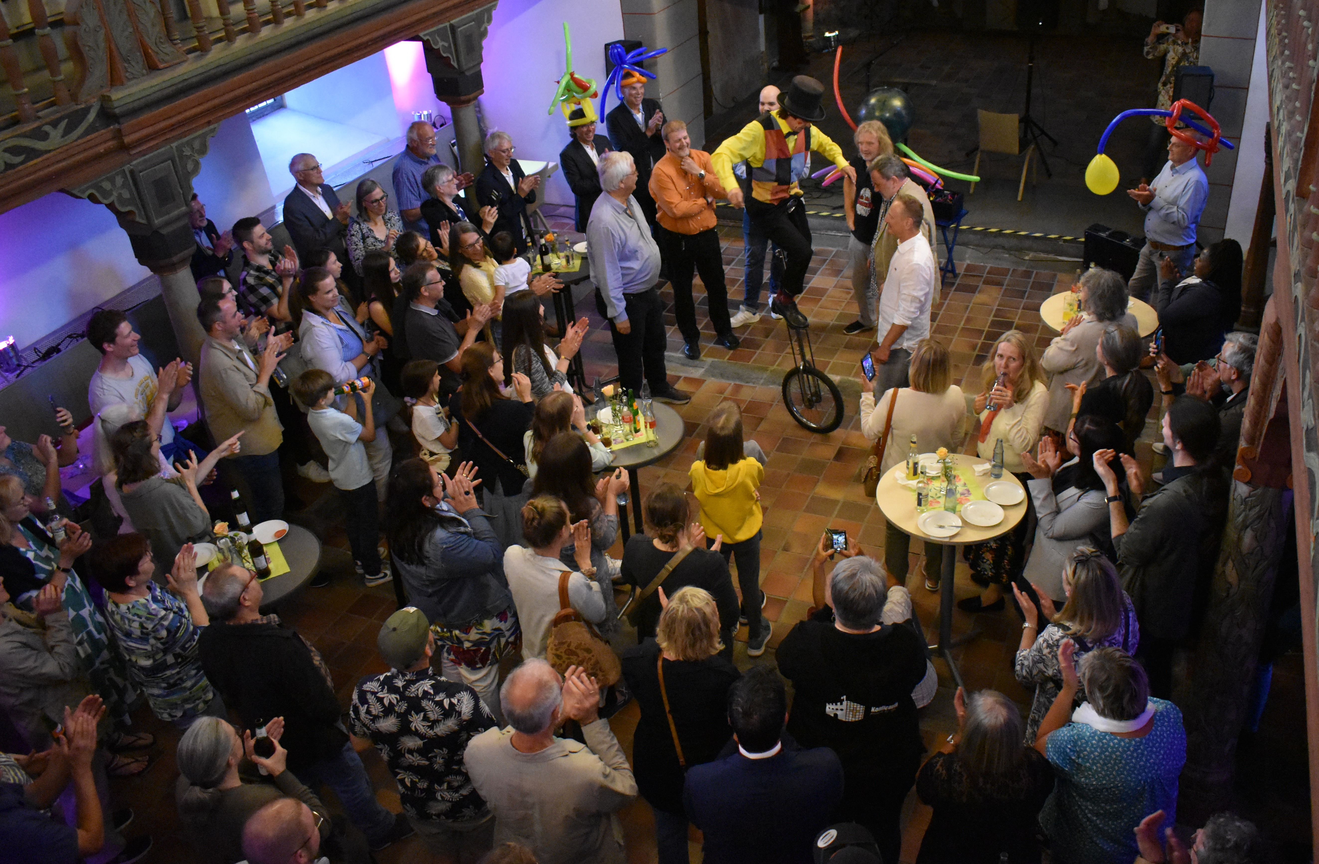 AbDJR070624 EmpfangEinradApplaus becrima