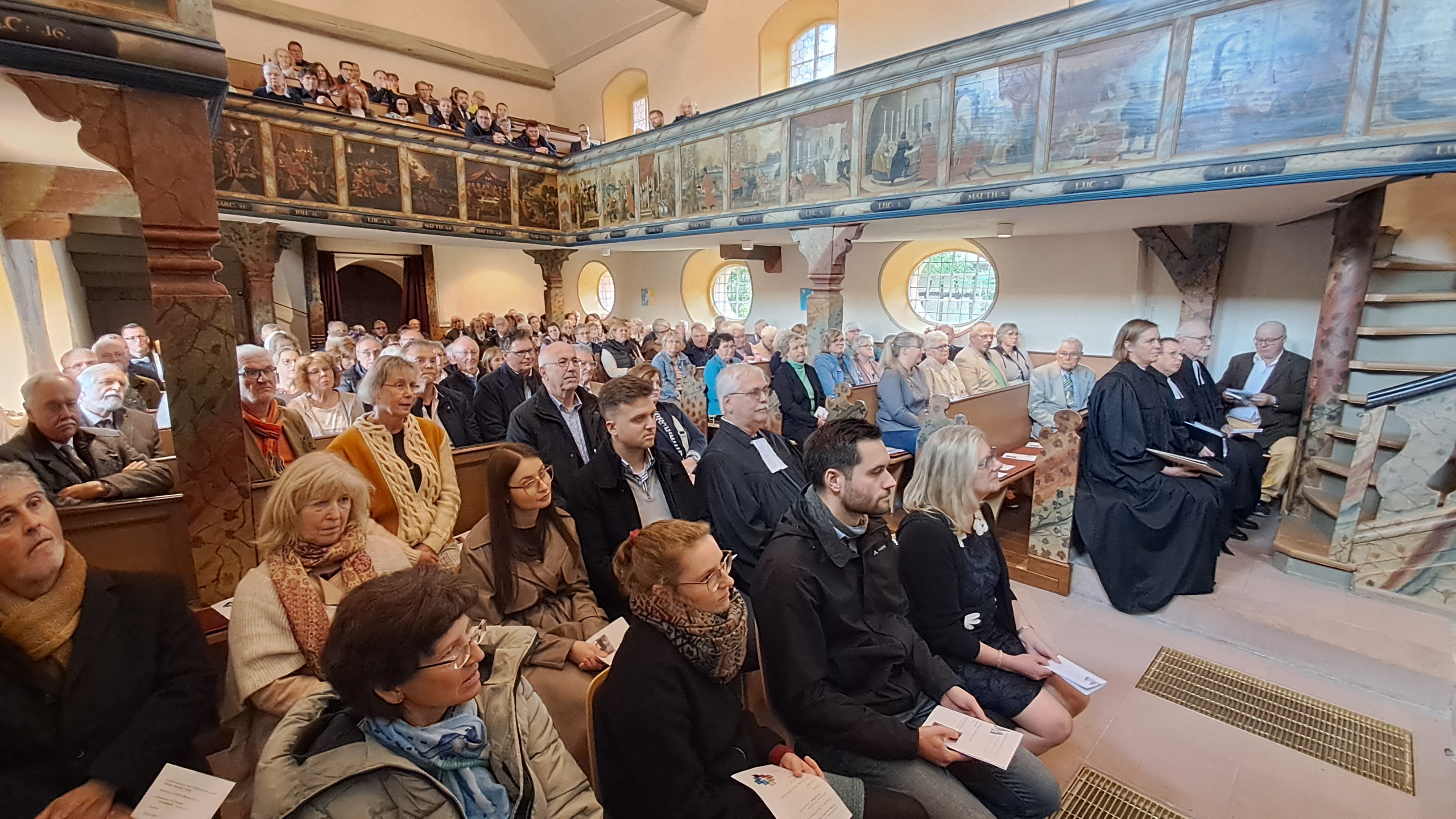 AbMoos061024 VolleKirche becrima 