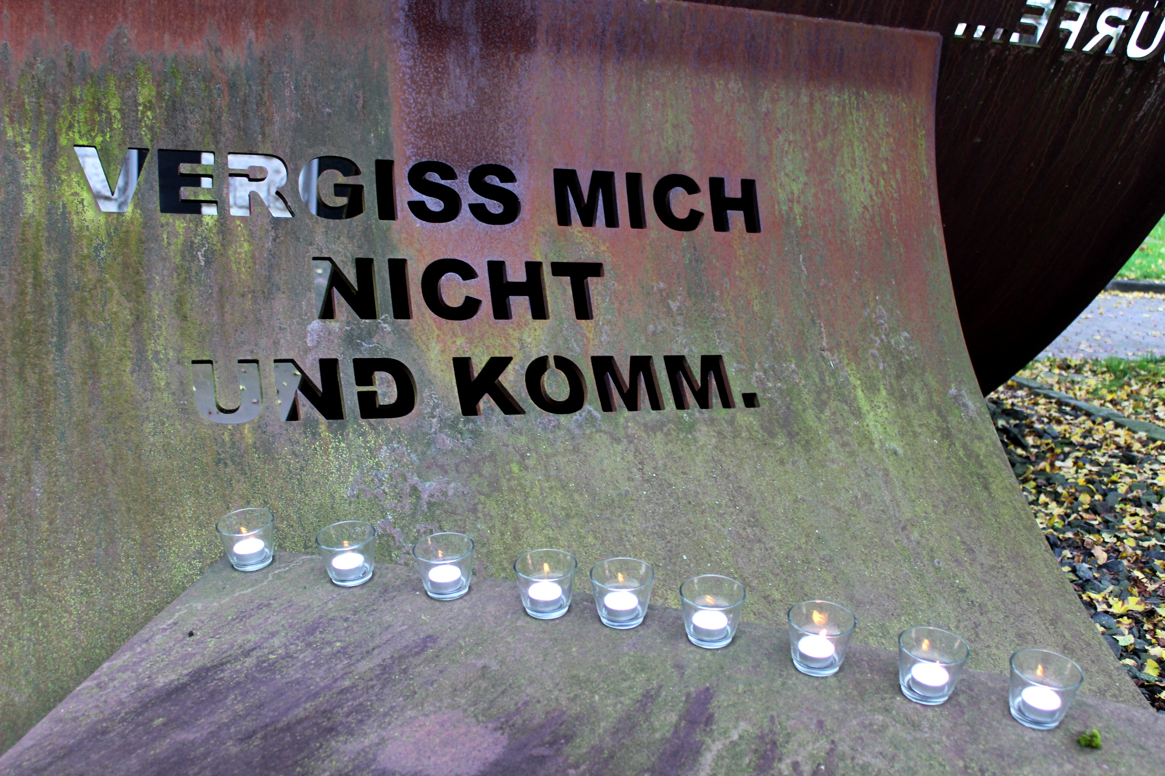 Lichterandacht: Ein Zeichen gegen Hass und Ausgrenzung