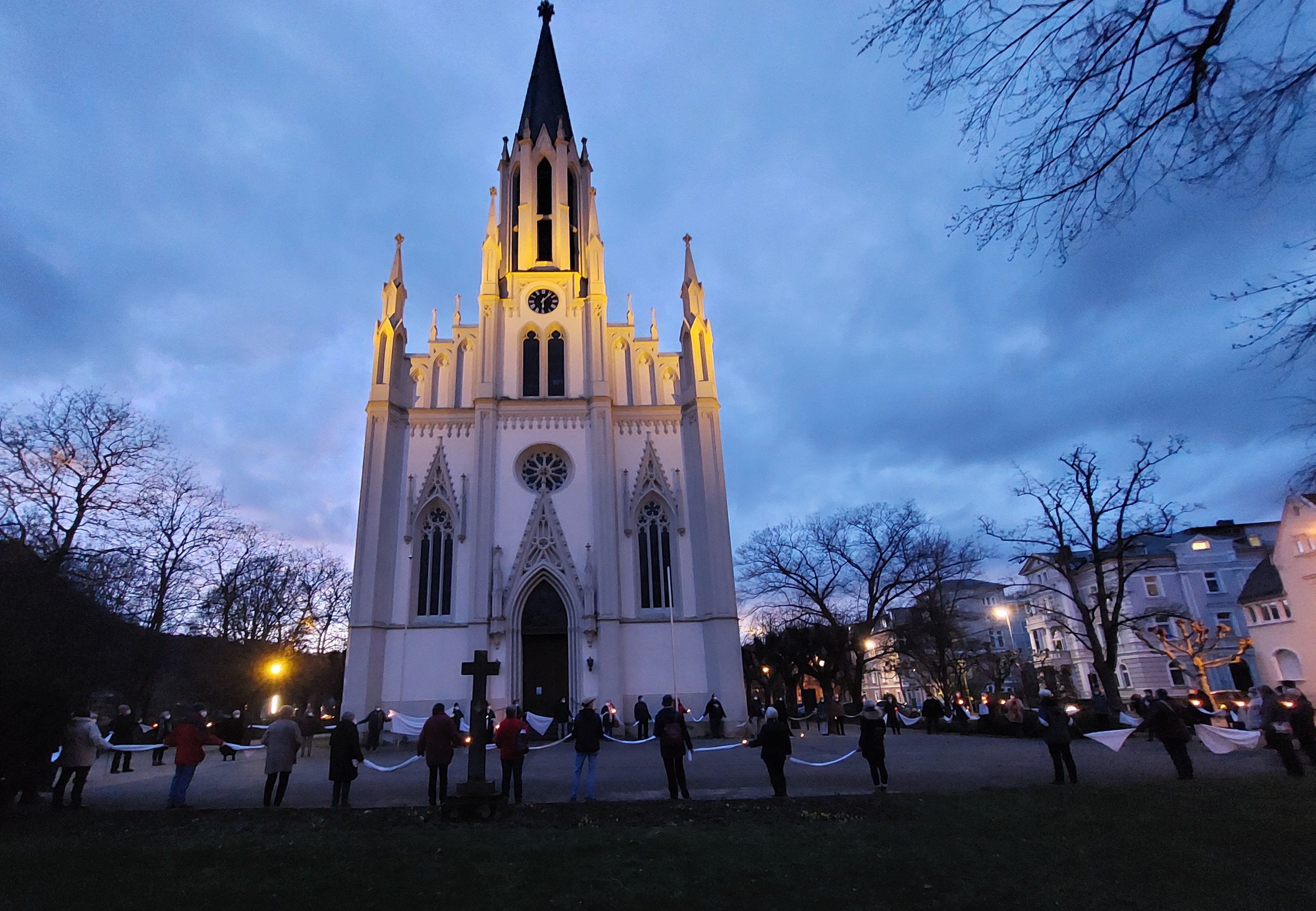 Friedenssymbol14022Totale becrima 