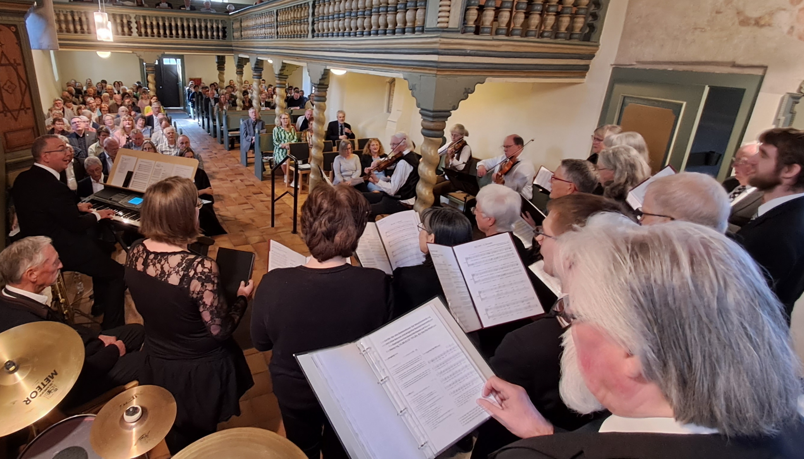 AB130424KantoreiVHVolleKirche becrima 