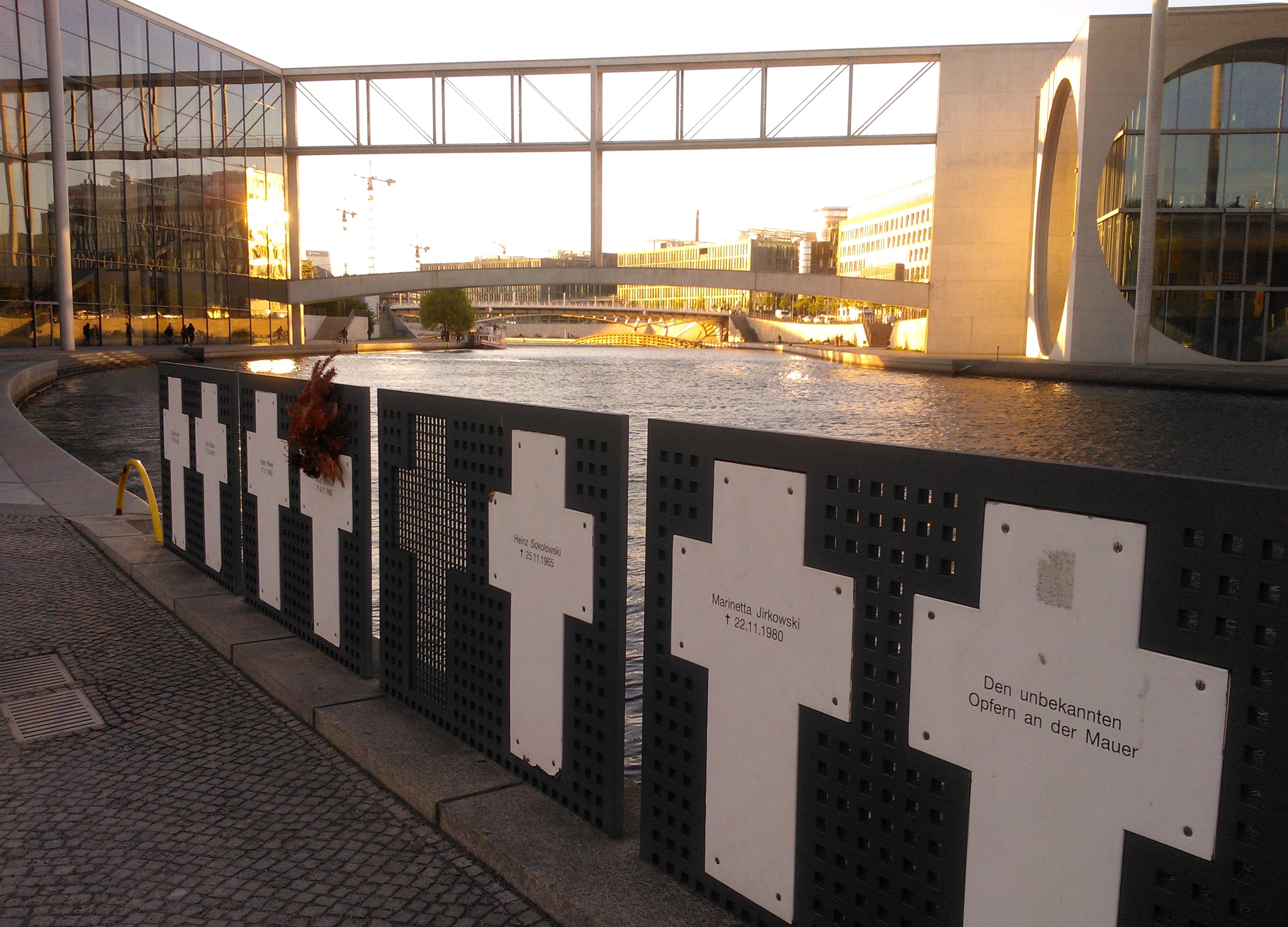 BerlinGedenkenReichstag 150514 becrima 