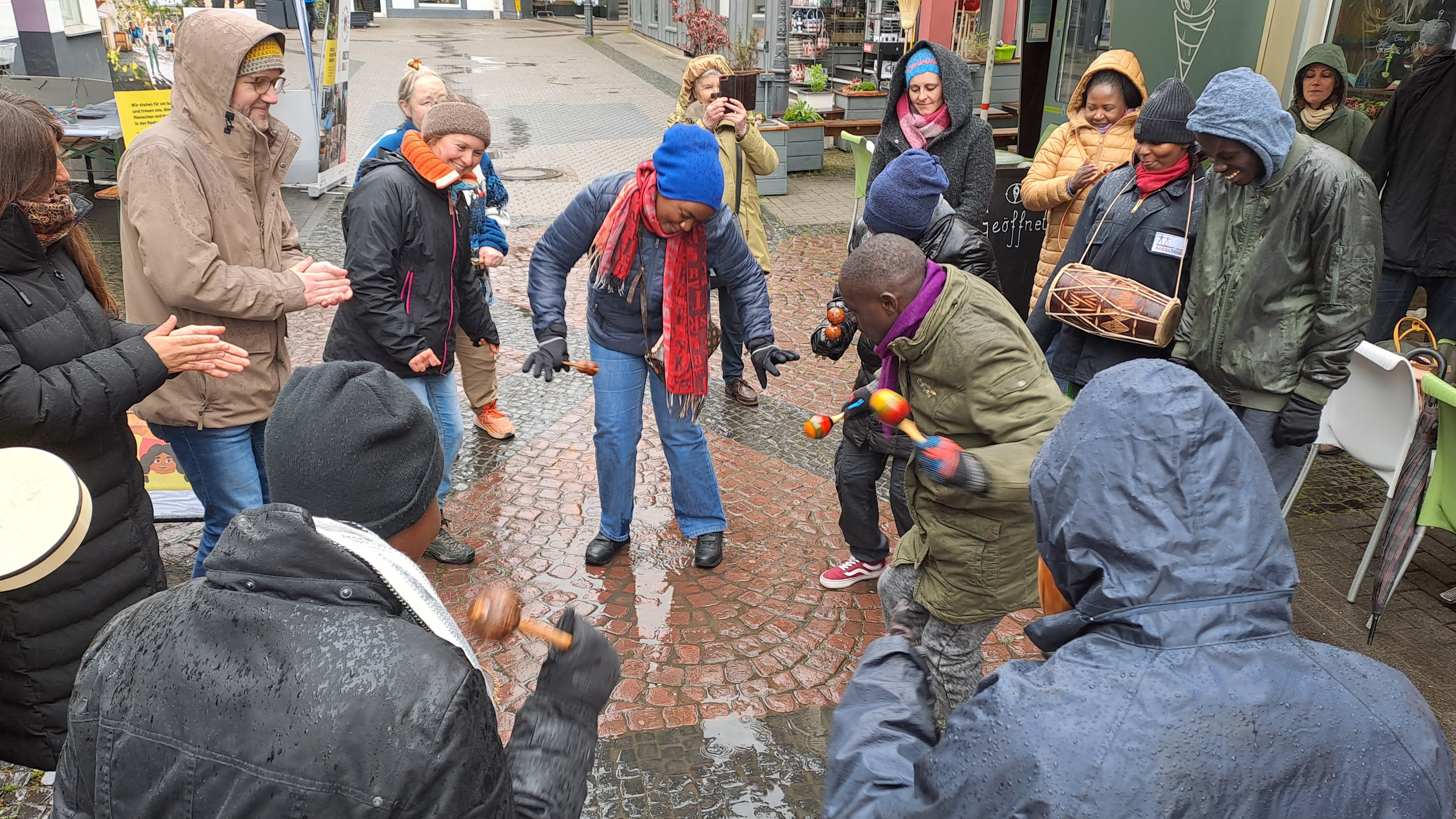 JP280326 TrommelnTanzImRegen becrima 